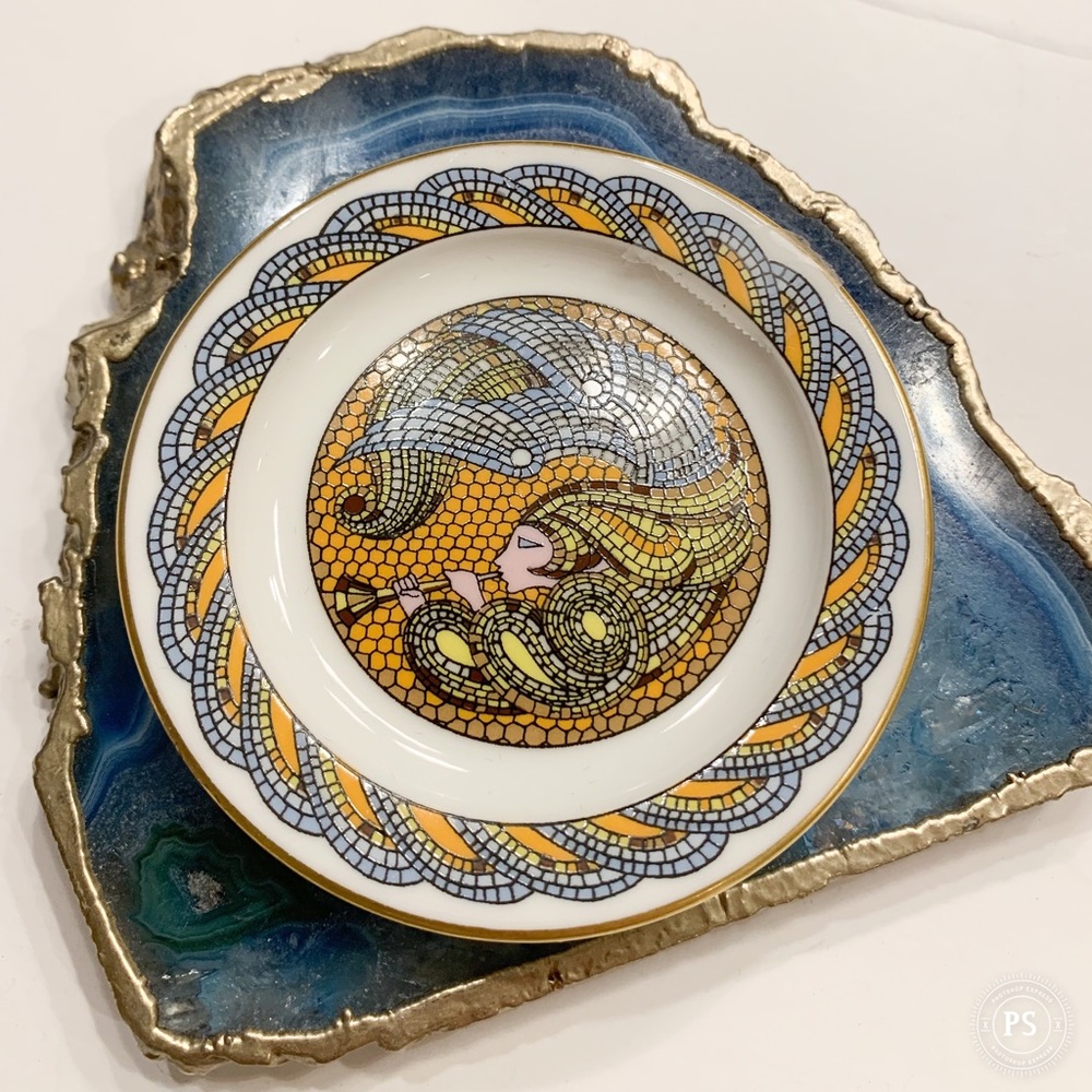 Franklin Porcelain the 1980 miniature christmas plate.